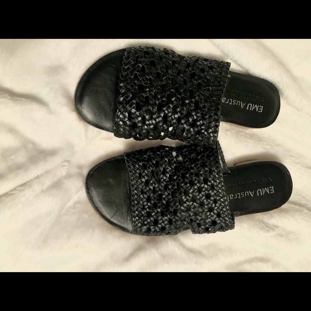 Emu Australia lightly worn